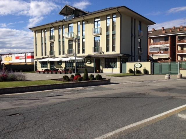 Albergo Ristorante San Marco Карманьола Экстерьер фото