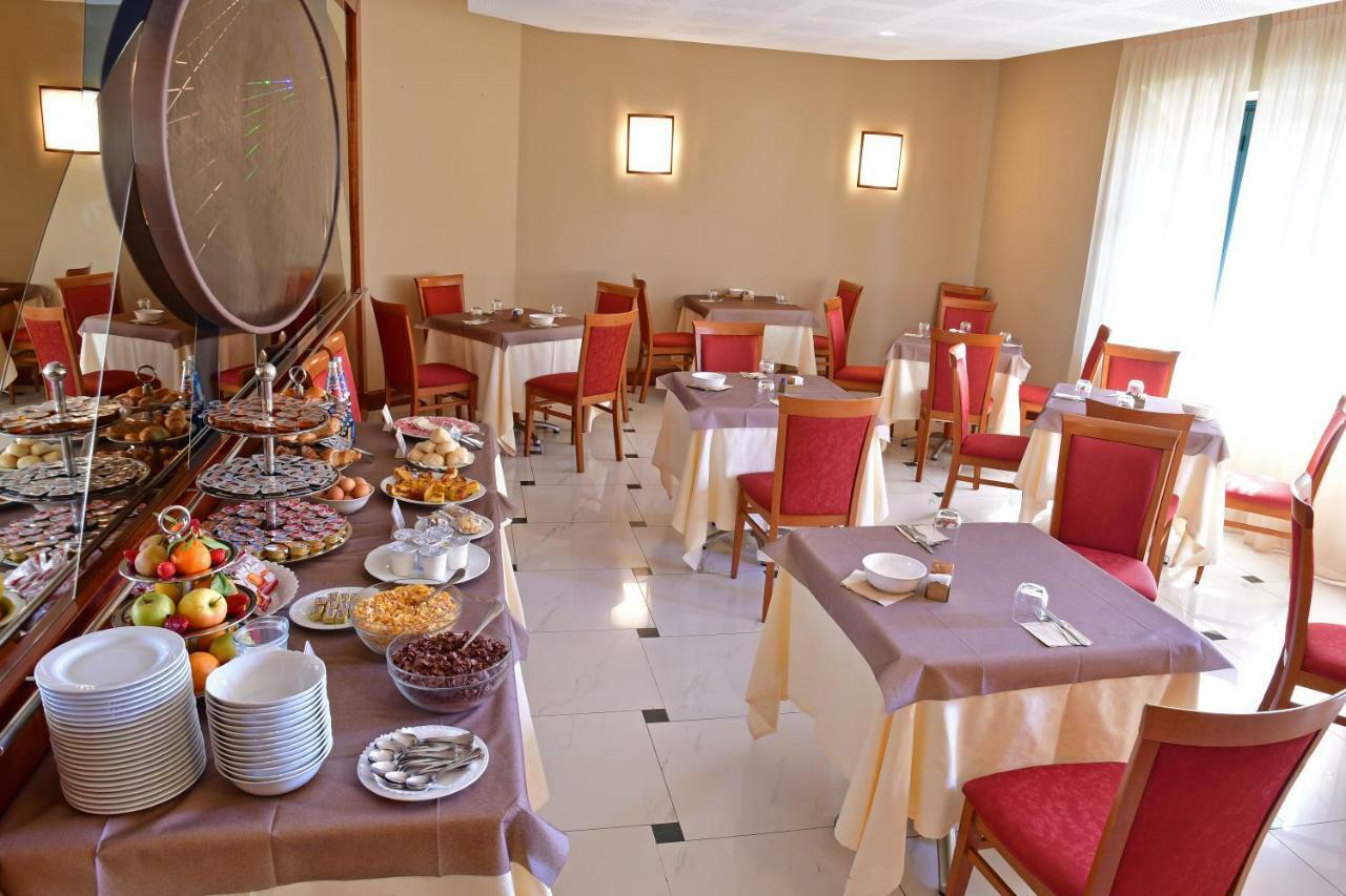 Albergo Ristorante San Marco Карманьола Экстерьер фото