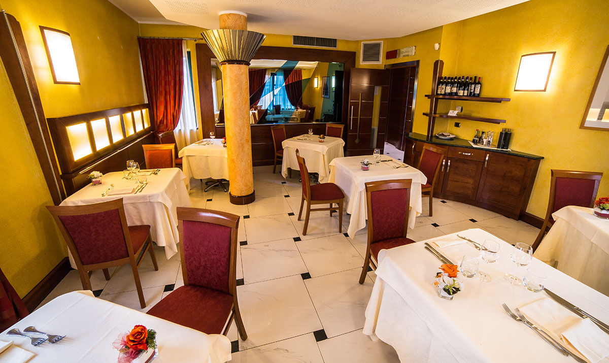 Albergo Ristorante San Marco Карманьола Экстерьер фото