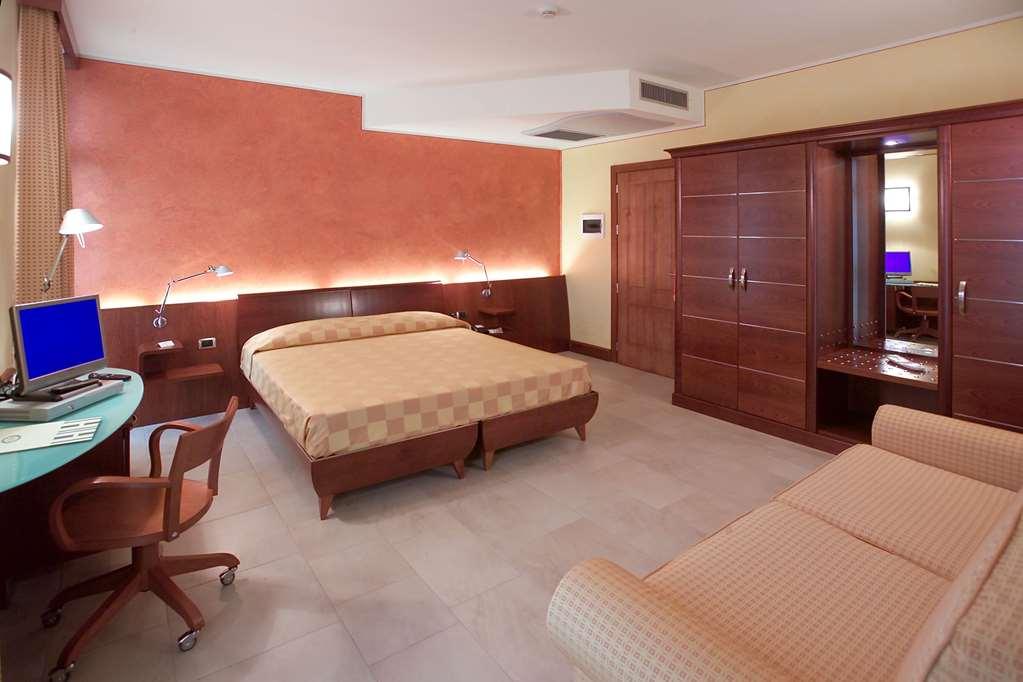 Albergo Ristorante San Marco Карманьола Номер фото